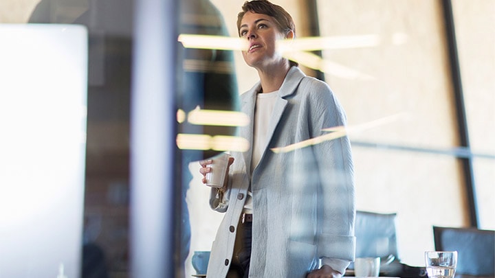 key visual woman service component